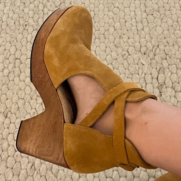 FREE PEOPLE Mustard Leather Platform Clogs Size 36 (6) - Picture 9 of 10